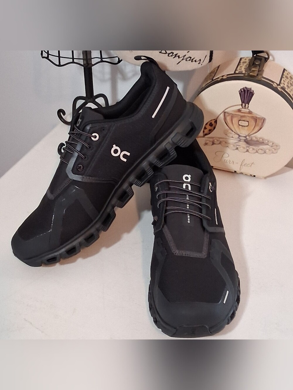 On Cloud 6 Men’s Black & White Athletic Sneakers Sz 10 Like New